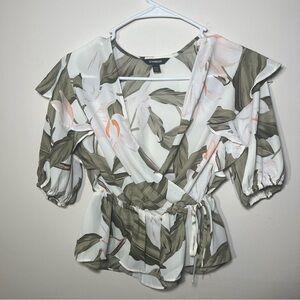 Express Women's Floral Top XXS - Green and White